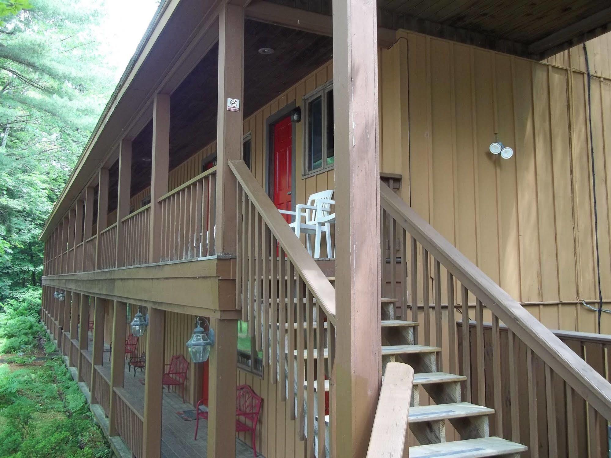 Wiscasset Woods Lodge Exterior photo